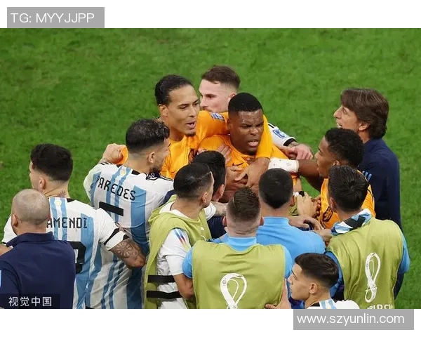 足球传奇闪耀登场，球星风采尽显赛场荣耀壁纸设计